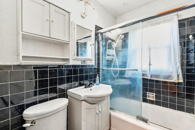 2332 S Green St, Wichita, KS 67211