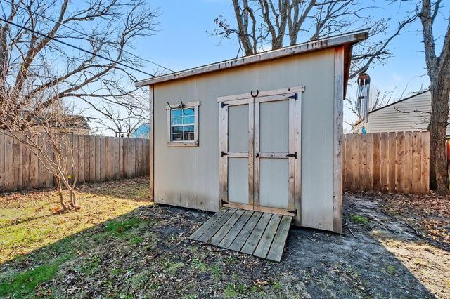 2332 S Green St, Wichita, KS 67211