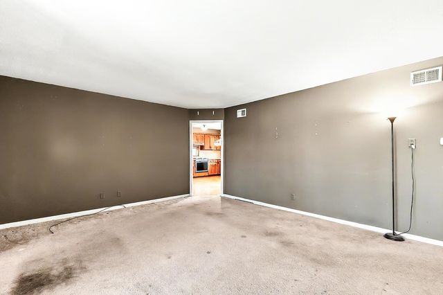 2332 S Green St, Wichita, KS 67211