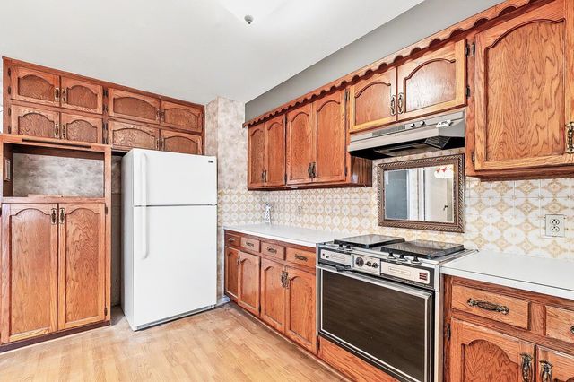 2332 S Green St, Wichita, KS 67211