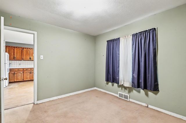 2332 S Green St, Wichita, KS 67211