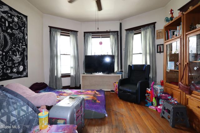 1764 Avenue B, Schenectady, NY 12308