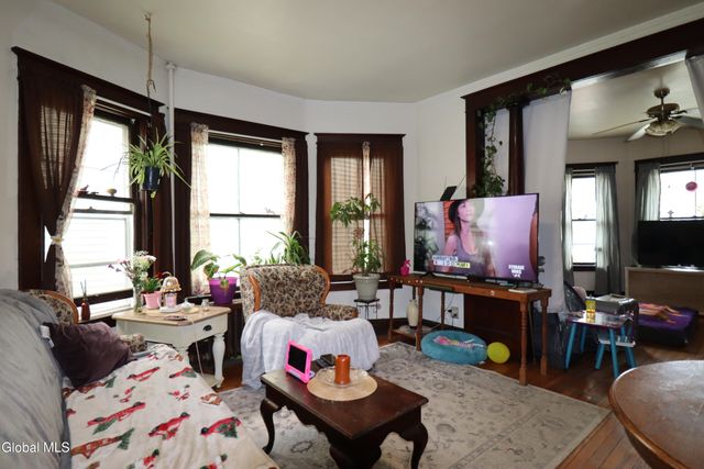 1764 Avenue B, Schenectady, NY 12308