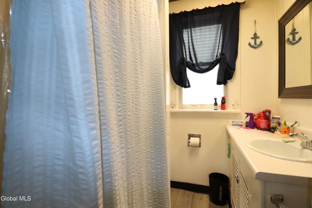 1764 Avenue B, Schenectady, NY 12308
