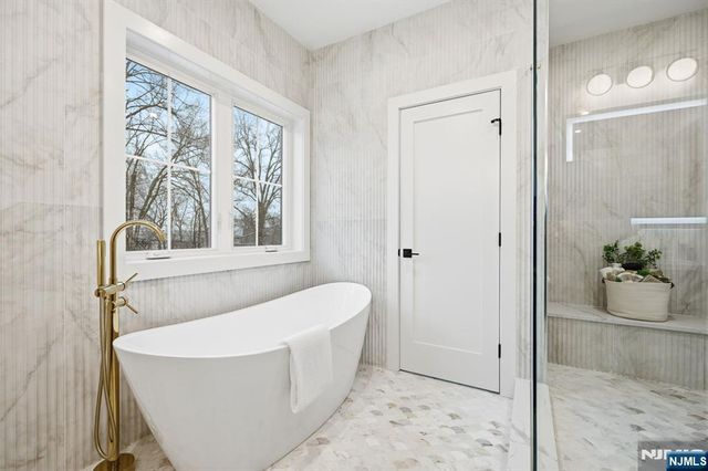 15 Highland Drive, Livingston, NJ 07039