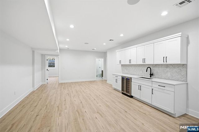 15 Highland Drive, Livingston, NJ 07039