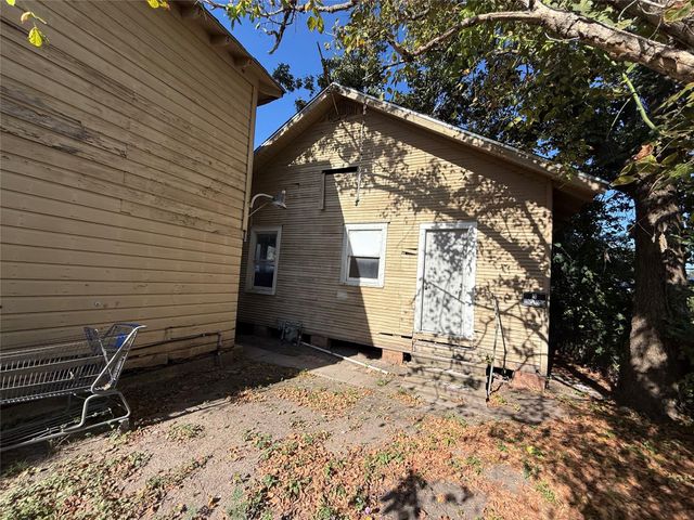 111 70th Street, Houston, TX 77011