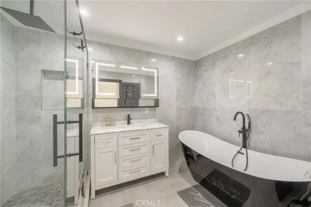 10111 Oso Avenue, Chatsworth, CA 91311