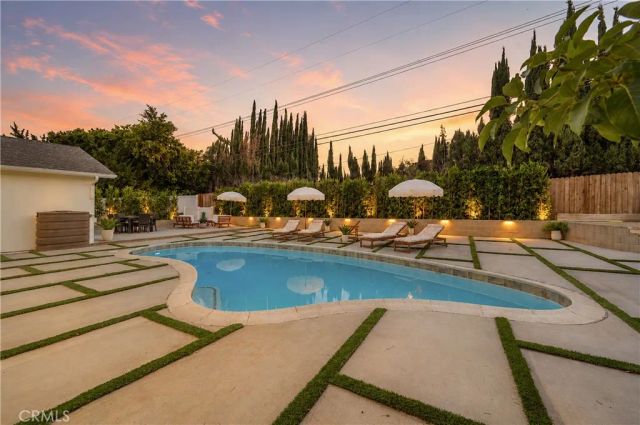 10111 Oso Avenue, Chatsworth, CA 91311