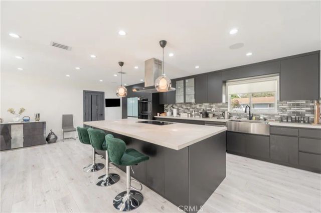 10111 Oso Avenue, Chatsworth, CA 91311