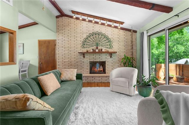 133 Dockside Circle, Lake Tapawingo, MO 64015
