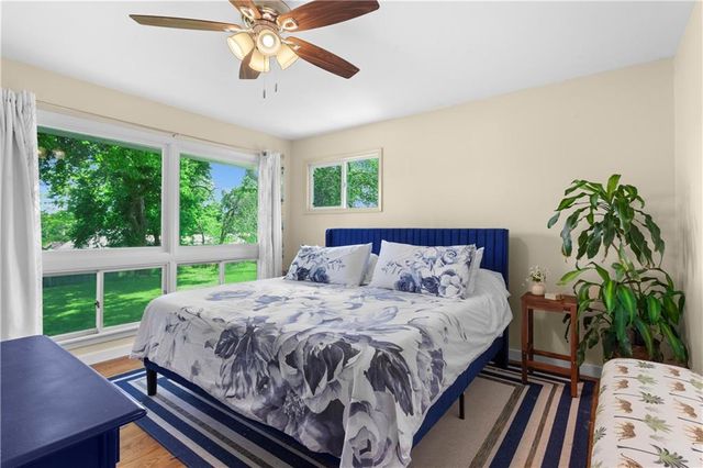133 Dockside Circle, Lake Tapawingo, MO 64015