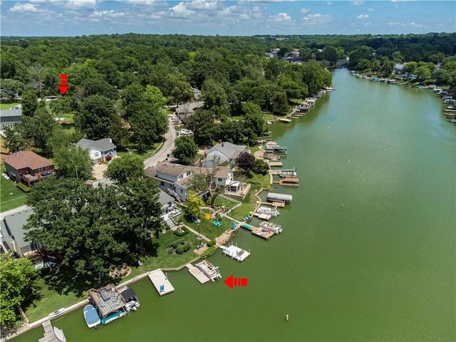 133 Dockside Circle, Lake Tapawingo, MO 64015