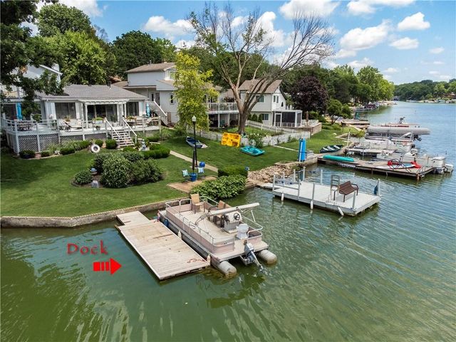 133 Dockside Circle, Lake Tapawingo, MO 64015