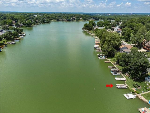 133 Dockside Circle, Lake Tapawingo, MO 64015