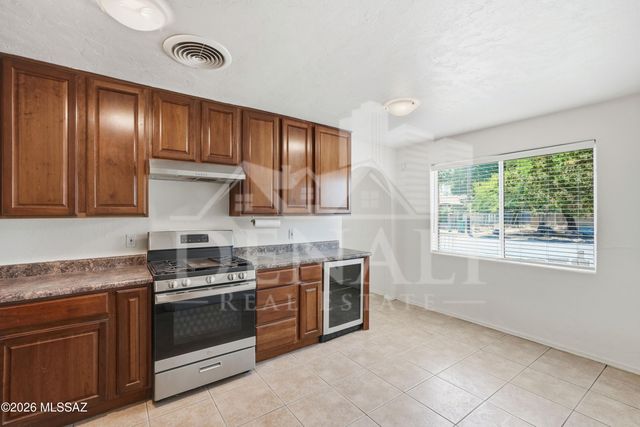3801 N 4th Avenue, Tucson, AZ 85705