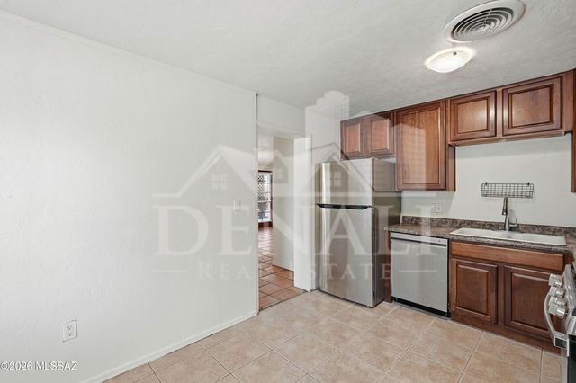 3801 N 4th Avenue, Tucson, AZ 85705
