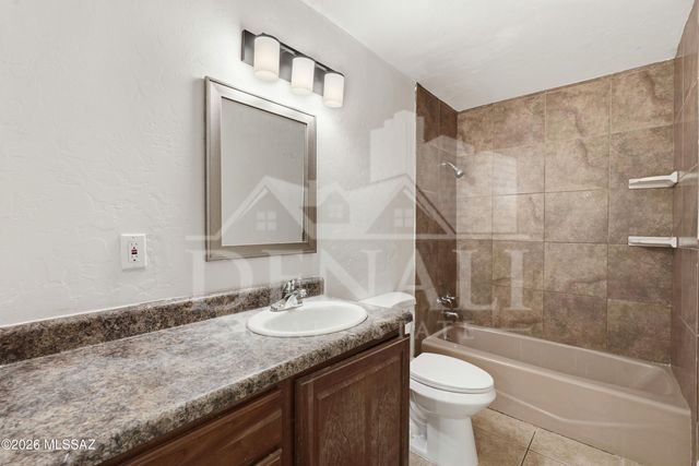 3801 N 4th Avenue, Tucson, AZ 85705