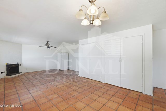 3801 N 4th Avenue, Tucson, AZ 85705