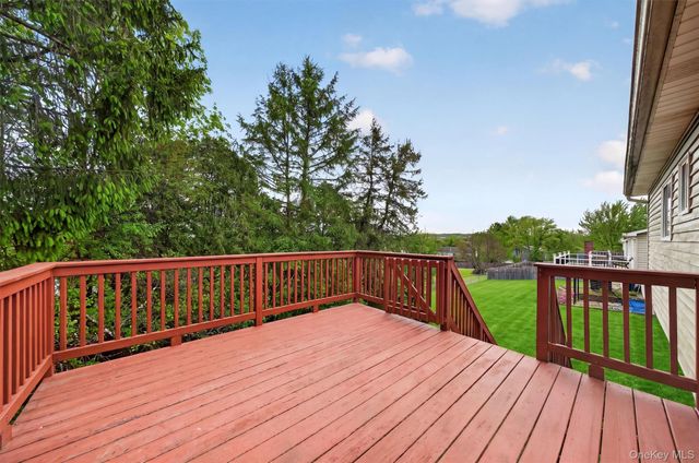 126 Rolling Meadows Road, Middletown, NY 10940