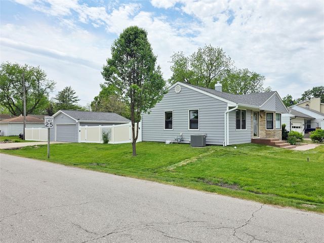 800 Walnut Street, Waukee, IA 50263