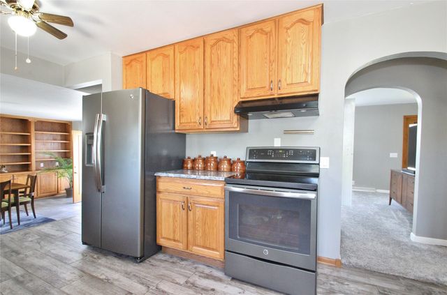 800 Walnut Street, Waukee, IA 50263