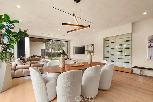 5525 Carpenter Avenue, Valley Village, CA 91607