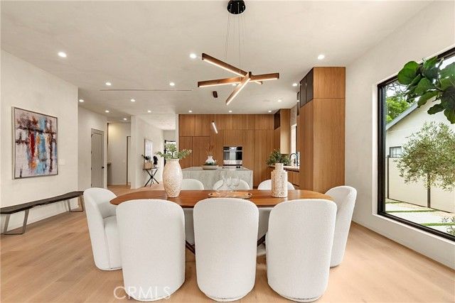 5525 Carpenter Avenue, Valley Village, CA 91607