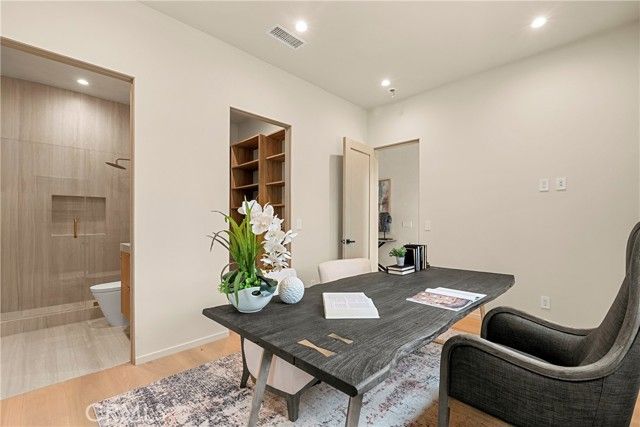 5525 Carpenter Avenue, Valley Village, CA 91607