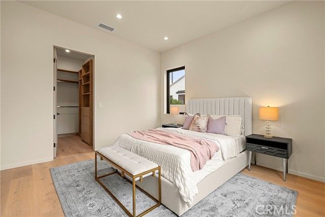 5525 Carpenter Avenue, Valley Village, CA 91607