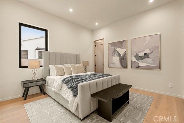 5525 Carpenter Avenue, Valley Village, CA 91607