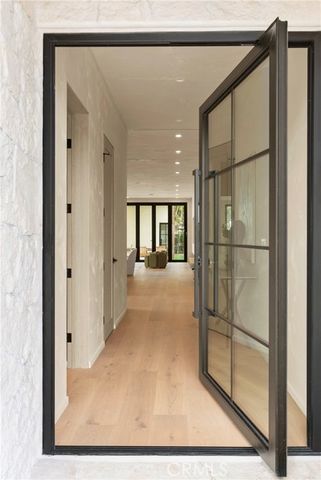 5525 Carpenter Avenue, Valley Village, CA 91607