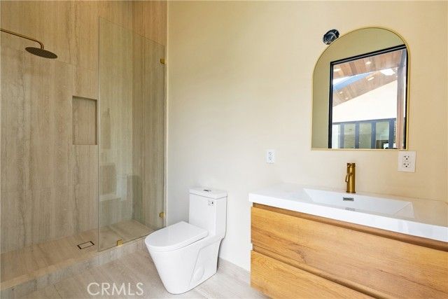 5525 Carpenter Avenue, Valley Village, CA 91607