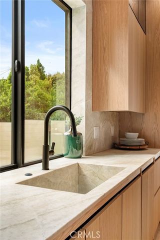 5525 Carpenter Avenue, Valley Village, CA 91607