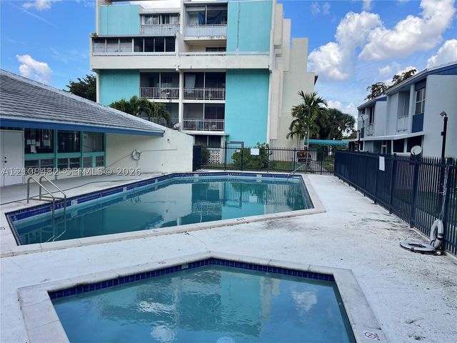 2029 NW 46th Ave E106, Lauderhill, FL 33313