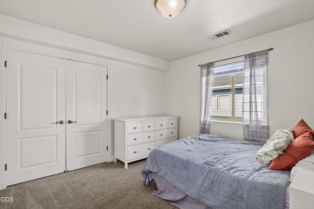 1981 Bluegrass Drive, Central Point, OR 97502