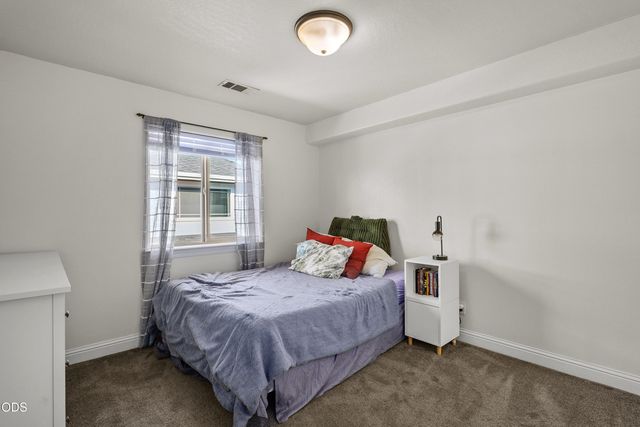 1981 Bluegrass Drive, Central Point, OR 97502