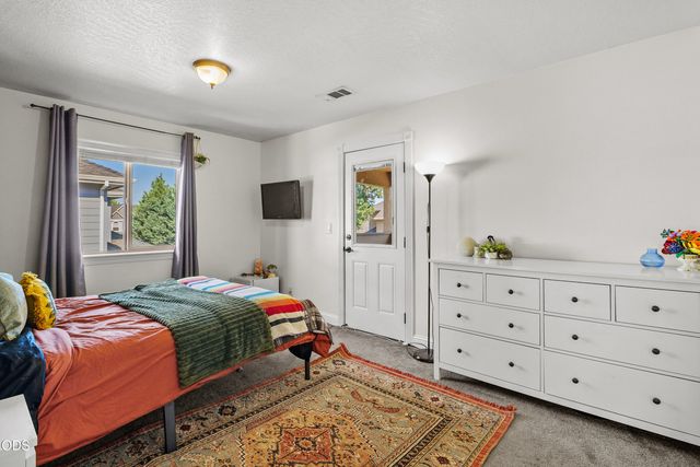 1981 Bluegrass Drive, Central Point, OR 97502
