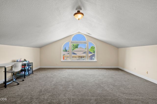 1981 Bluegrass Drive, Central Point, OR 97502