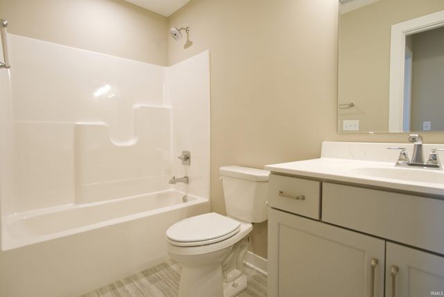 5134 Goldfinch Cove, Evansville, IN 47725