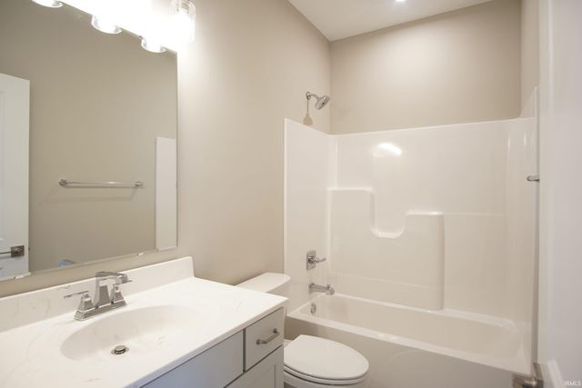 5134 Goldfinch Cove, Evansville, IN 47725