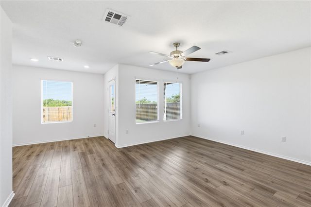 7208 Sparkling Light DR B, Del Valle, TX 78617