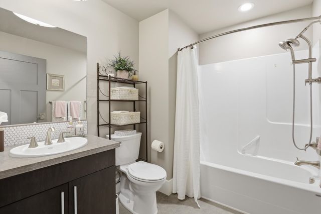 24493 E Pinnacle Ct, Liberty Lake, WA 99019