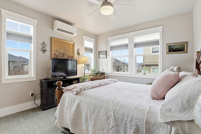 24493 E Pinnacle Ct, Liberty Lake, WA 99019