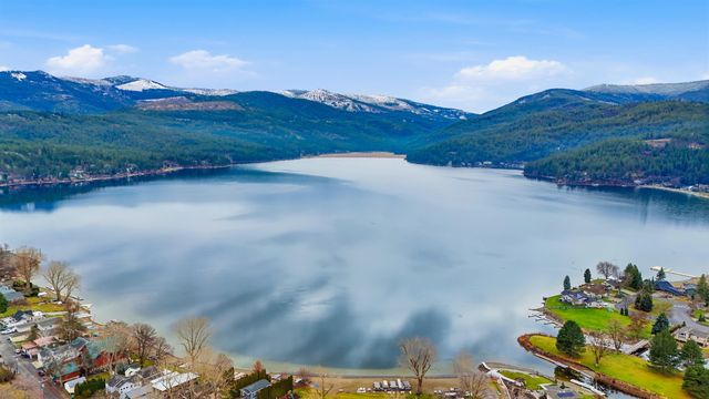 24493 E Pinnacle Ct, Liberty Lake, WA 99019