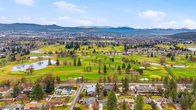 24493 E Pinnacle Ct, Liberty Lake, WA 99019