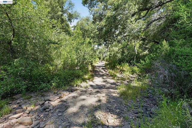2989 Singalong Way, Sunol, CA 94586