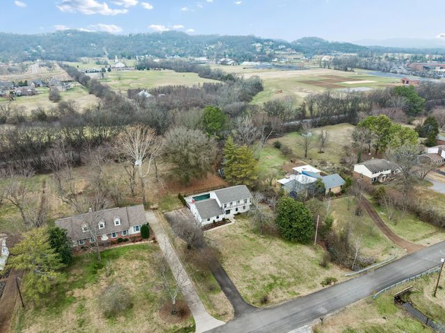 1303 General MacArthur Dr, Brentwood, TN 37027