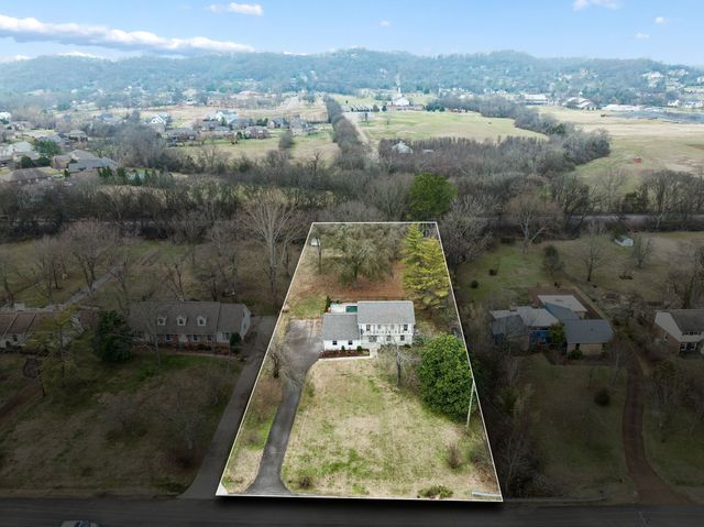 1303 General MacArthur Dr, Brentwood, TN 37027