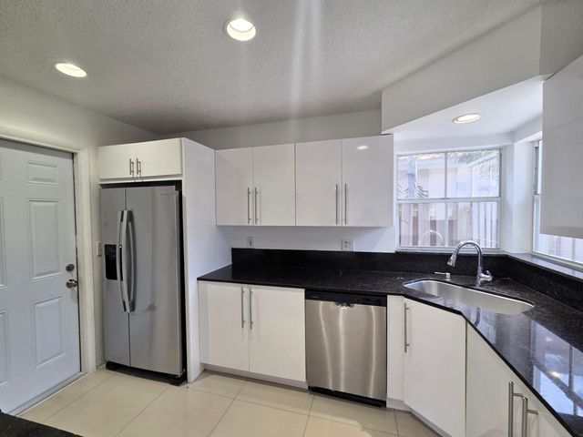 533 NW 47TH Avenue, Coconut Creek, FL 33063